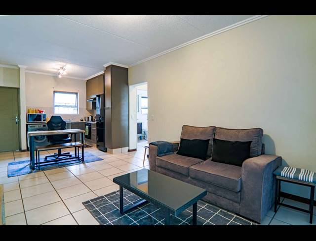 1 BEDROOM APARTMENT FOR SALE IN BRYANSTON
